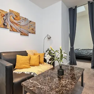 Modern 2 Bedroom Luxury Bradford (West Yorkshire)